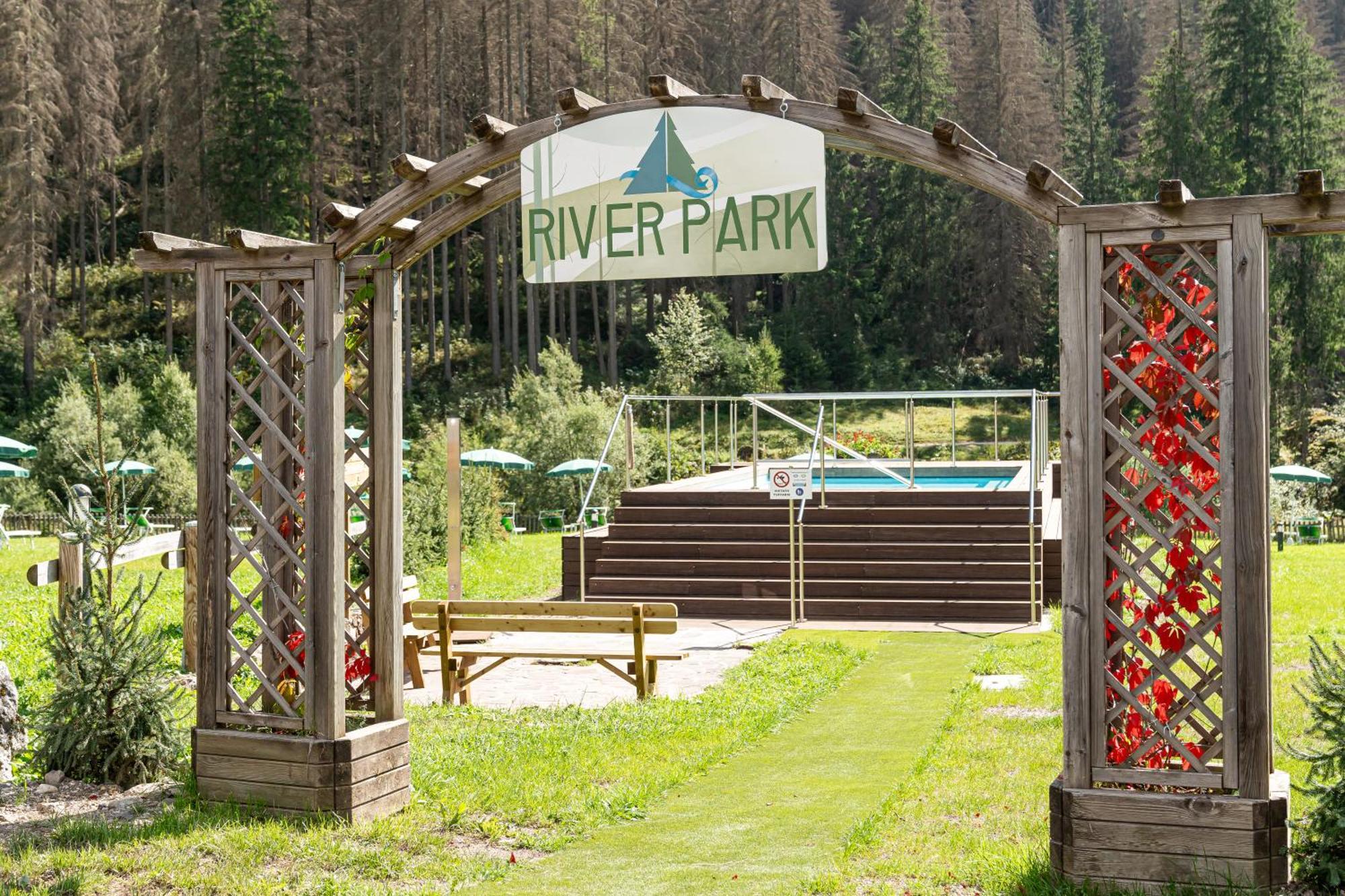 קאמפיטלו די פאסה Hotel Diamant Park מראה חיצוני תמונה